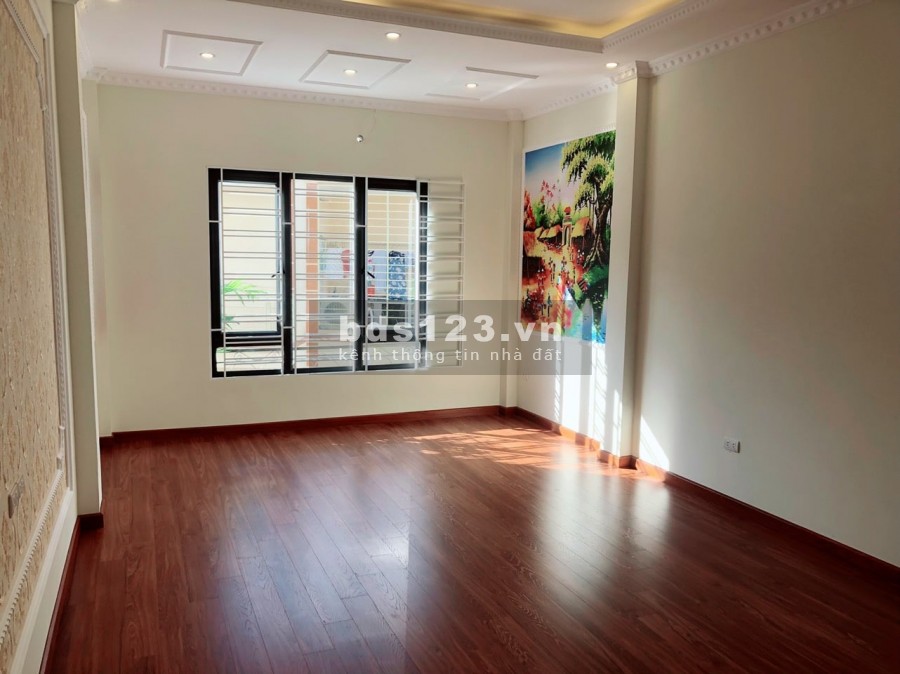 Bán Nhà Mặt Phố Khâm Thiên, dtsd 80m2, 5 tầng, giá bán 28 tỷ thương lượng.