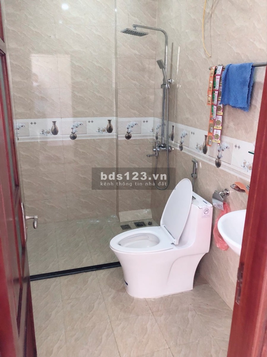 Bán Nhà Mặt Phố Khâm Thiên, dtsd 80m2, 5 tầng, giá bán 28 tỷ thương lượng.