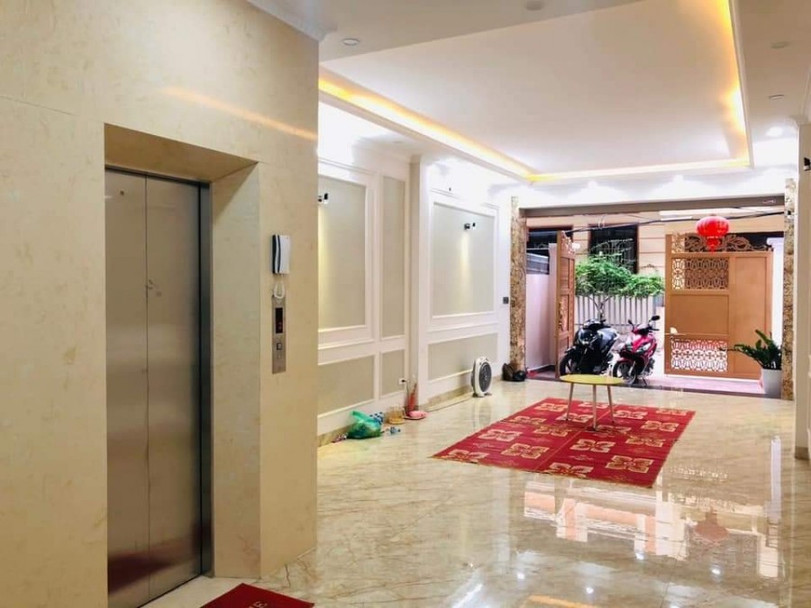 Nhà đẹp Cầu Giấy dt 63m2, đúc 7 tầng thang máy Gara oto kinh doanh giá bán 15,5 tỷ