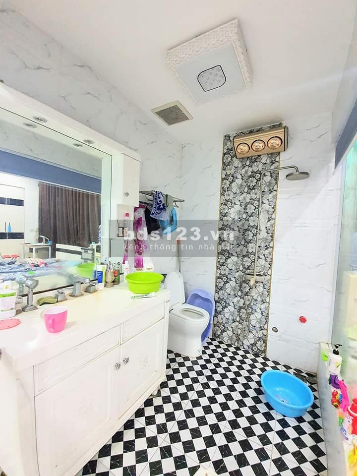 Nhà Gốc Đề đẹp ở luôn, tặng hết nội thất diện tích sử dụng 40m2, 4 tầng, giá chỉ 3.2 tỷ