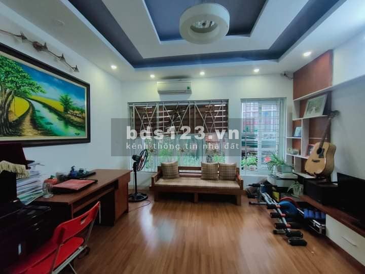 Nhà phố Lệ Mật, Long Biên, ô tô qua nhà 69m, 4 tầng, mt 6m, giá 6,8 tỷ. Lh: 0989126619