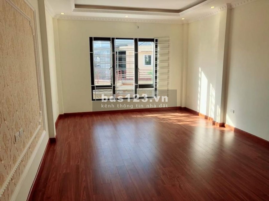 Siêu phẩm Ba Đình, ngõ to như phố ô tô tránh dừng đỗ, an sinh đỉnh, dt 40m2, giá 5.5 tỷ