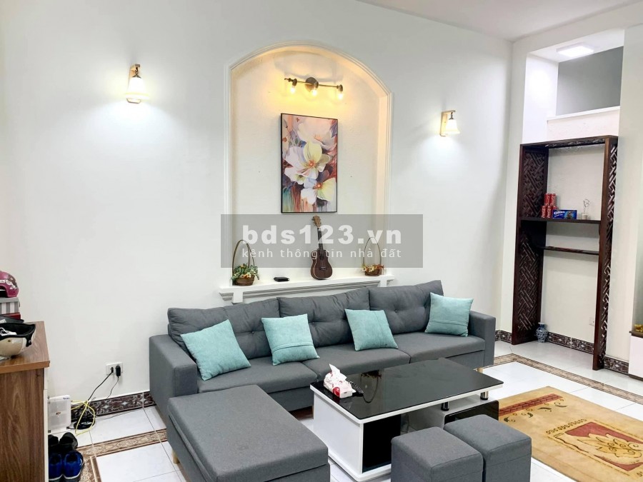 Nhà đẹp Hoàng Hoa Thám Quận Ba Đình, diện tích 87m2, 3 tầng đúc, full nội thất