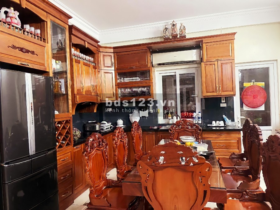 Cần tiền! Bán gấp nhà lạc long quân dt 75m2 mt 6,5m ô tô tránh kinh doanh khủng