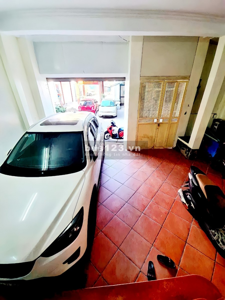 Cần tiền! Bán gấp nhà lạc long quân dt 75m2 mt 6,5m ô tô tránh kinh doanh khủng