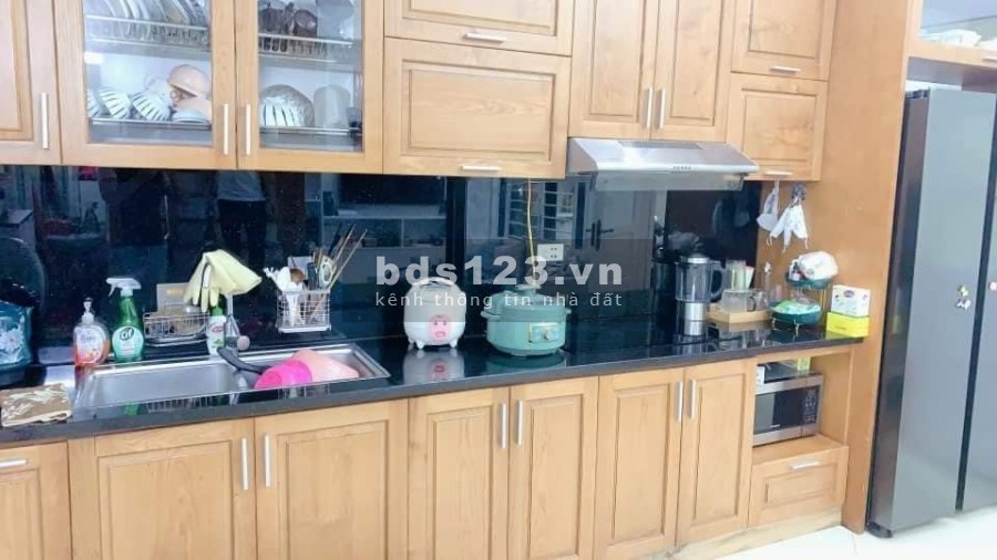 Lô góc ba mặt thoáng Hồ Tùng Mậu dt 38m2, 5 tầng, mt 4.2m giá chào 4.1 tỷ có thương lượng