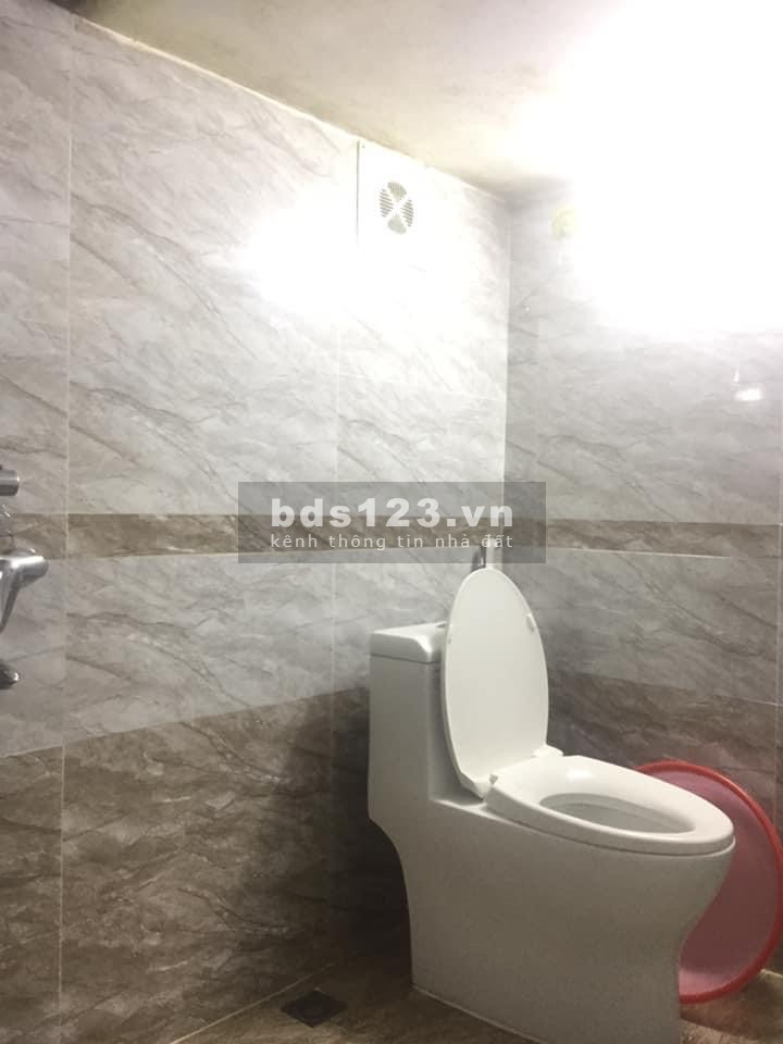 Bán nhà cực nóng diện tích sử dụng 28m2, 2 tầng, giá nhỉnh 800 triệu, lh 0702173475