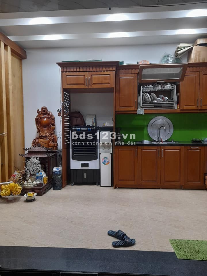 Bán nhà nguyên căn đúc kiên có Định Công, dt 40m2, mặt tền 4.5m, giá bán 1.65 tỷ