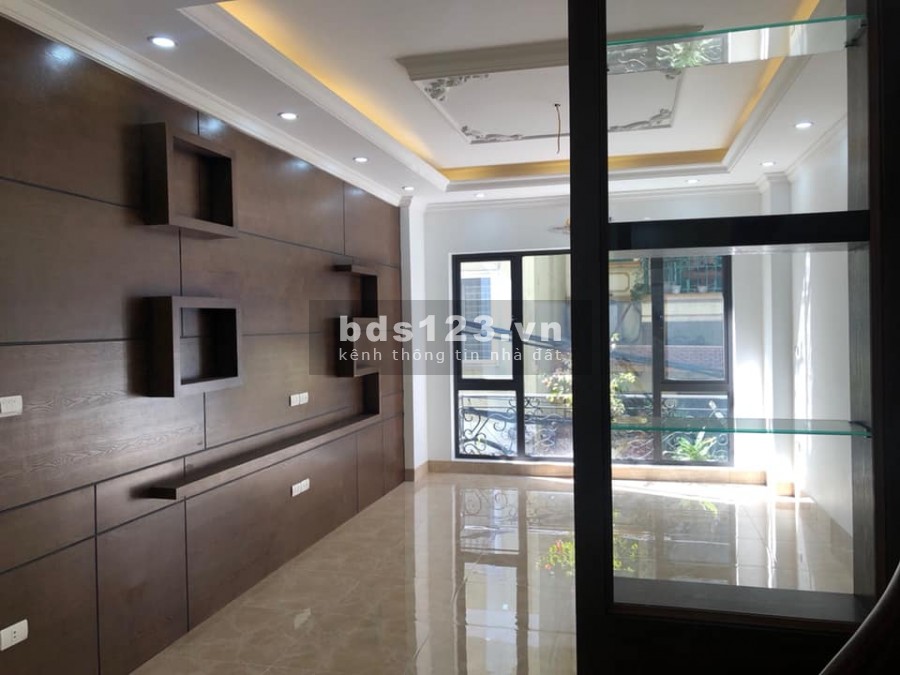 Dt 55m2 Cầu Giấy 5 tầng gara ô tô 20m ra mặt phố Cầu Giây giá hơn 8 tỷ