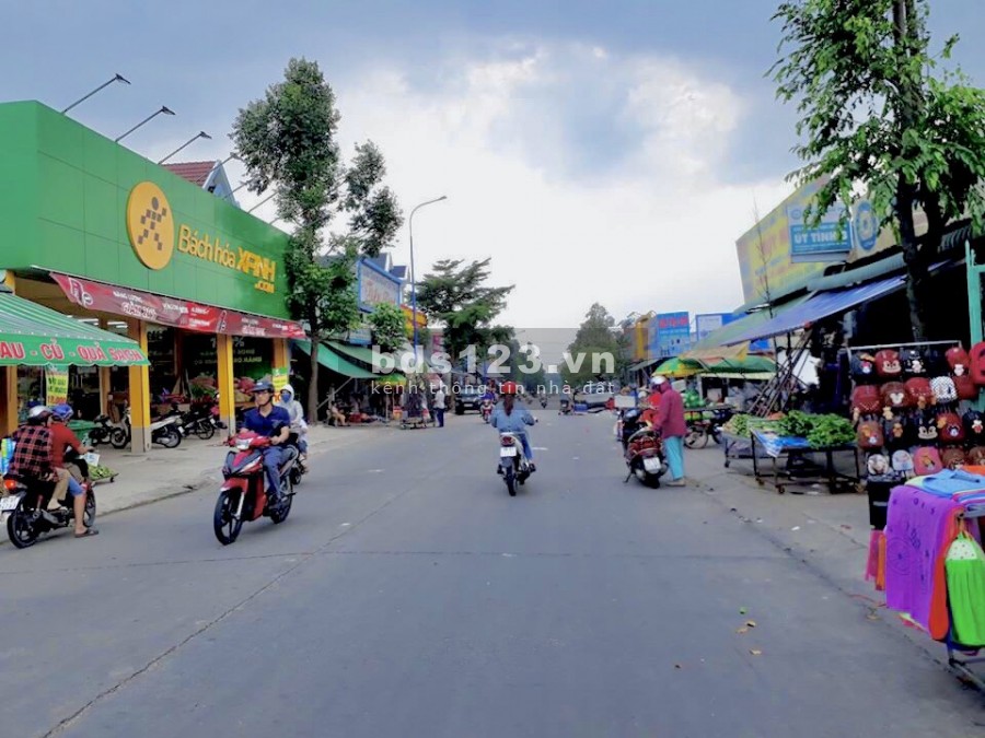 Bán 2250m2, view hồ kdl nghỉ dưỡng, đường nhựa, giá mùa covid 380 triệu