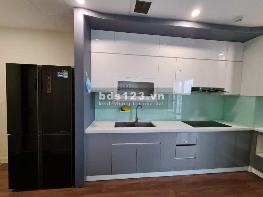 Chỉ 2.7 tỷ bán gấp CHCC GoldSeason 47 Nguyễn Tuân, tòa SP 67m2 ban công Đông Nam thoáng.