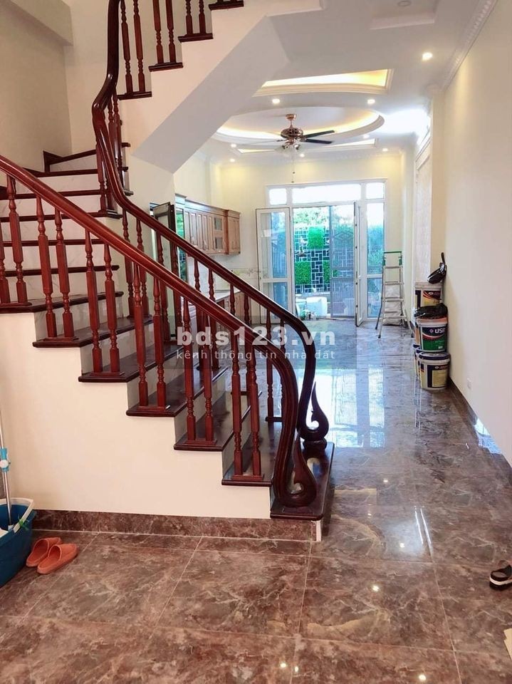 Siêu phẩm Ba Đình, ngõ to như phố ô tô tránh dừng đỗ, an sinh đỉnh, dt 40m2, giá 5.5 tỷ