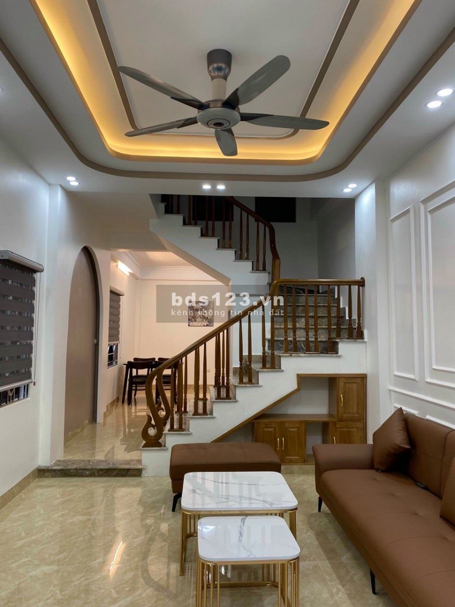 Bán nhà 3 tầng, gara oto, 3 ngủ, phố Bình Lộc, ph Tân Bình, TP HD, đang hoàn thiện giá 2 tỷ