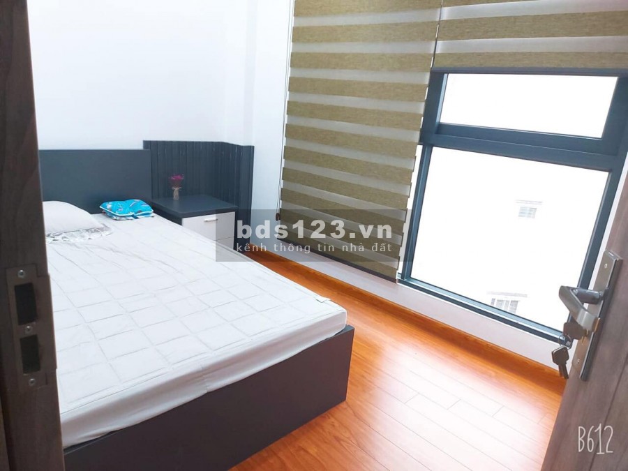 Bán nhà phố Nguyễn khánh Toàn, Quận Cầu Giấy, dt 40m2, mặt tiền 4m, 5 tầng, giá 3.5 tỷ