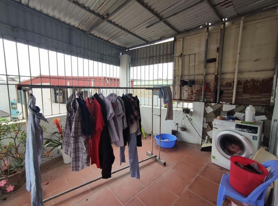 Bán nhà to 50m 5 tầng phố Khâm Thiên, Đống Đa trước nhà ban công thoáng chỉ 4.5 tỷ