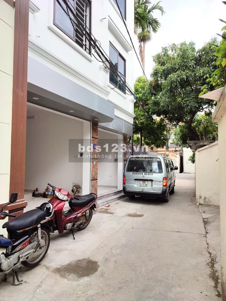 Bán nhà 5 tầng ô tô đỗ ngay cửa phố, Văn Trì, Bắc Từ Liêm, dt 40m2, 5 tầng, lh 0364101060