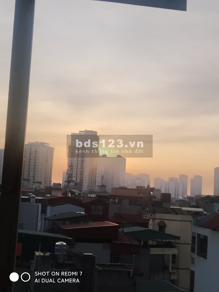 Bán nhà Giáp Bát, Quận Hoàng Mai giá bán 4,5 tỷ, miễn môi giới, sổ sẵn