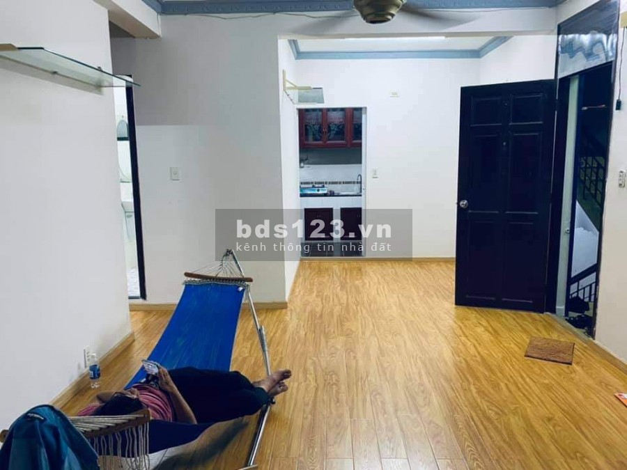 Bán Gấp Căn Hộ Chung Cư Xinh Đẹp, Nguyễn Chí Thanh Quận 5, dt 8x8.5m, 3PN, giá 2,4 tỷ