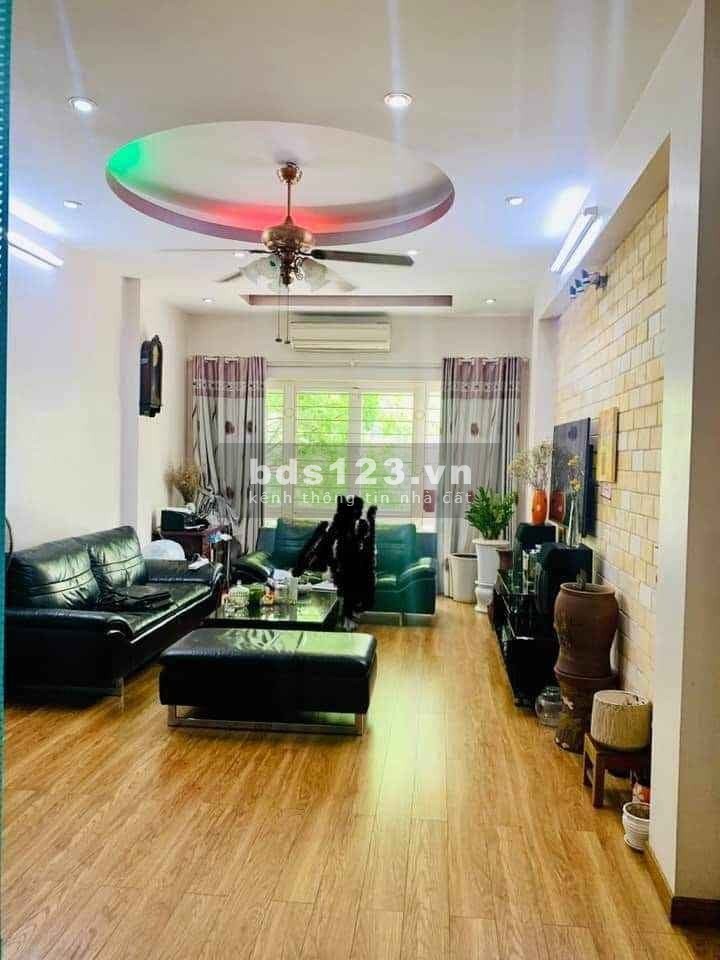 Cần bán nhà đẹp Bà Triệu, Phố cổ Hà Đông, dt 40m2*4 tầng, giá chỉ 2.5 tỷ