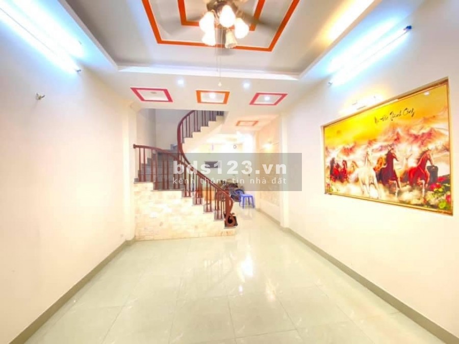 Cần bán nhà đẹp Bà Triệu, Phố cổ Hà Đông, dt 40m2*4 tầng, giá chỉ 2.5 tỷ