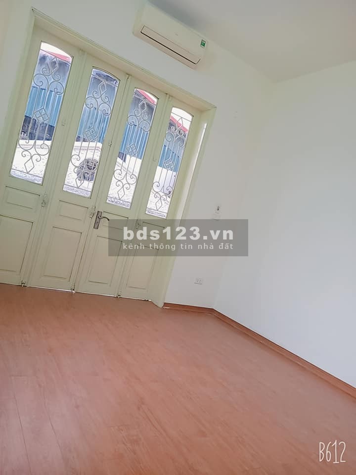 Nhà đẹp phố Bồ Đề, ngõ nông thông, đại lộ Hồng Tiến dt 40m2 giá bán 3,05 tỷ