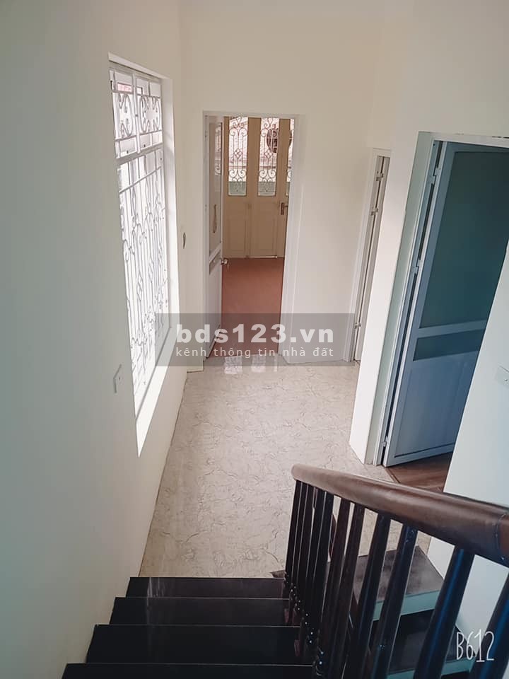 Nhà đẹp phố Bồ Đề, ngõ nông thông, đại lộ Hồng Tiến dt 40m2 giá bán 3,05 tỷ