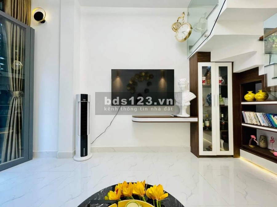 Hẻm xe hơi Tô Hiến Thành Q10, dtsd 103m2 nở hậu, 4 tầng, giá chỉ 160tr/m2