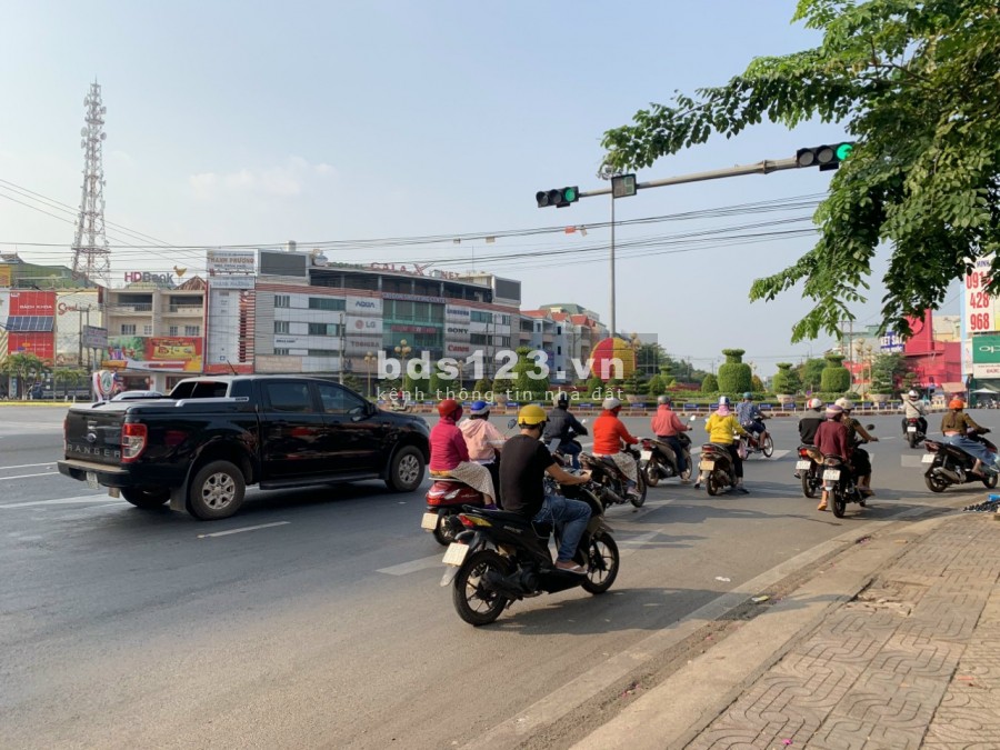 Cần bán gấp lô đất chính chủ 600 triệu sổ sẵn ngay tthc sát bên kdl đảo yến tiện xây khách sạn KD đầu tư lh 0975779138