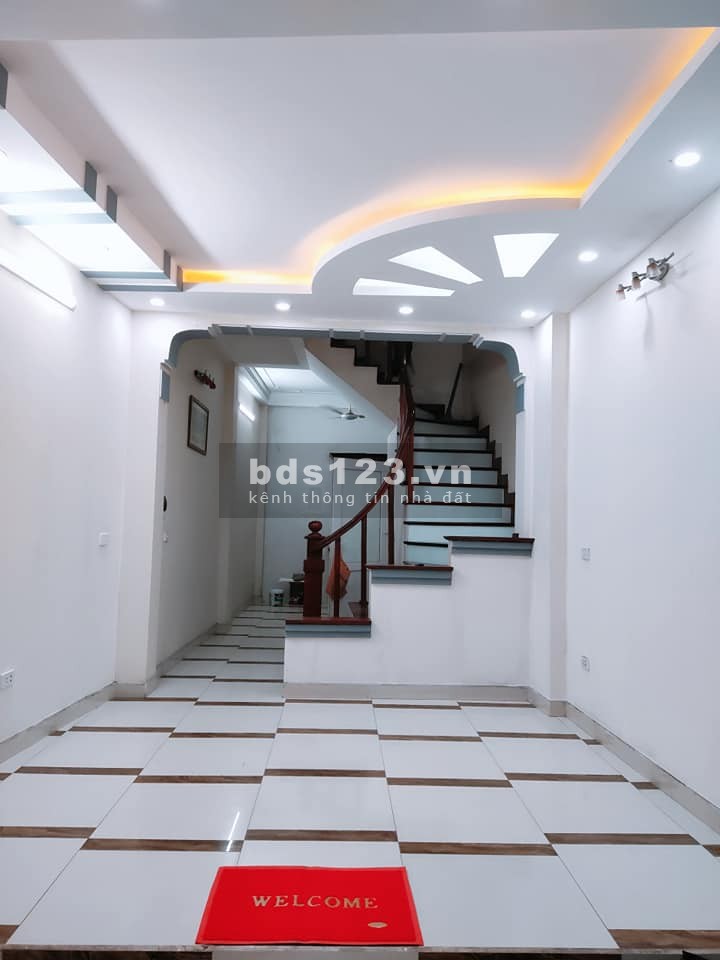 Chạy dịch bán nhà MINH KHAI, nhà đẹp chắc chắn, buôn bán tấp nập, tiện ích không thiếu thứ gì