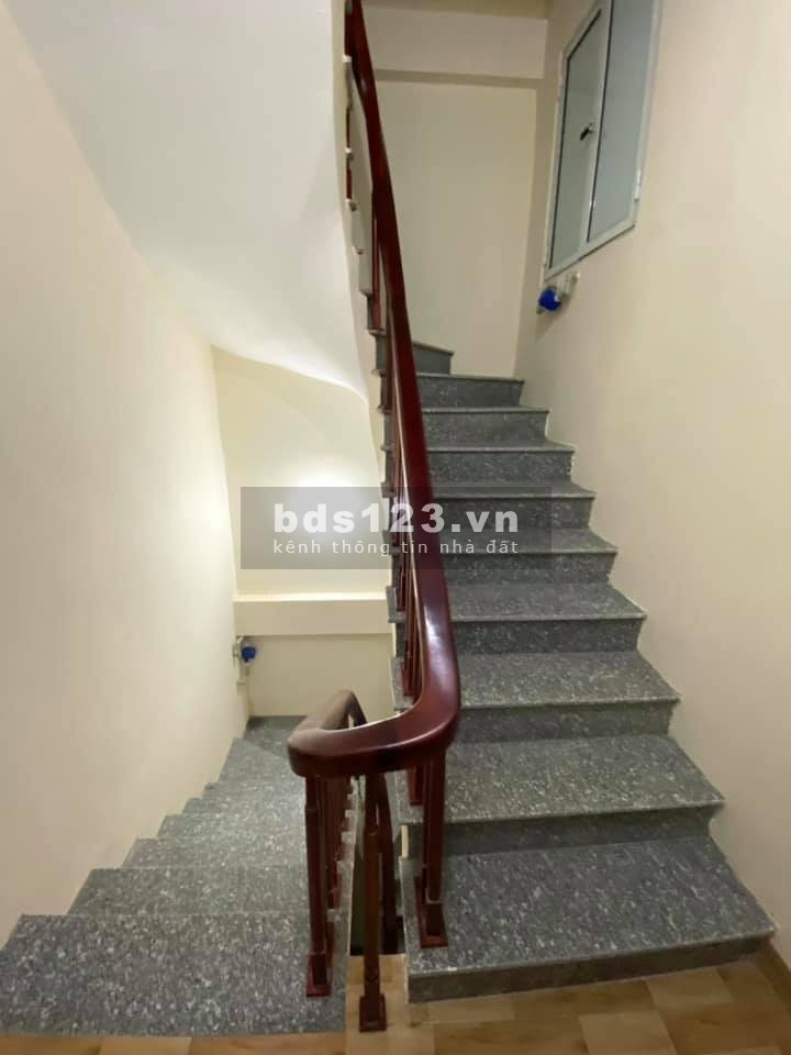Phân lô ô tô chạy quanh nhà gần phố kinh doanh nhỏ, 4 tầng đúc, giá 3.25 tỷ