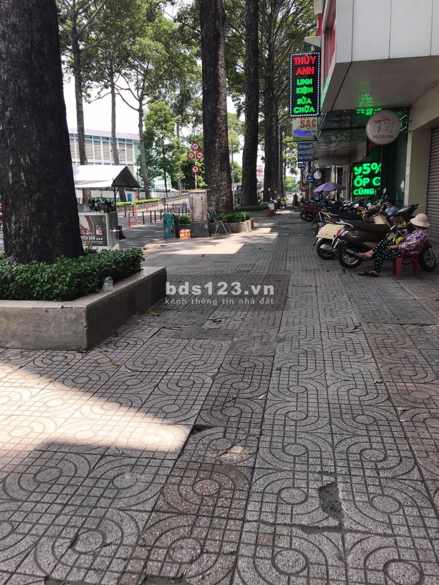 Siêu Phẩm Mặt Tiền 7PN, Sư vạn Hạnh Quận 10, 4.5x15m, Giá Chỉ 25,9 Tỷ.