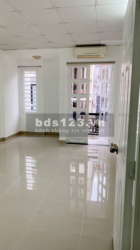 Bán Gấp Nhà Đẹp HXH Lớn, Nguyễn Trọng Tuyển Tân Bình, 4PN, 4.5x15m, Giá 10,1 Tỷ.