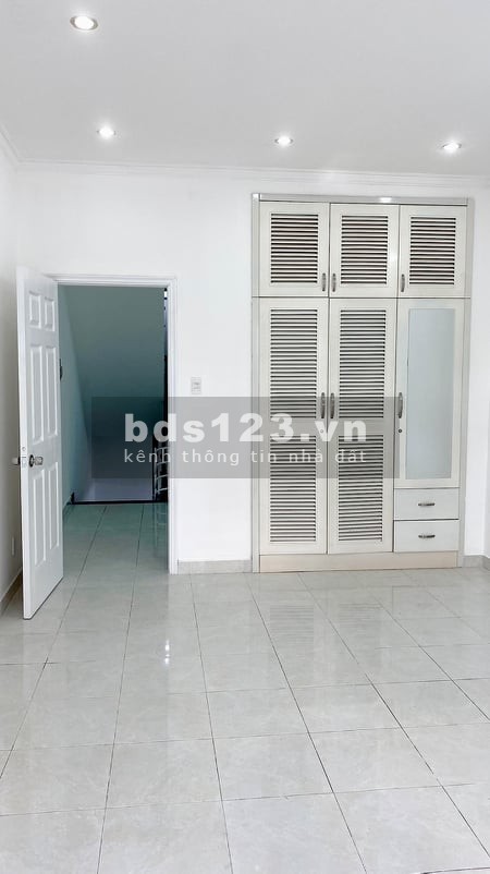 Bán Gấp Nhà Đẹp HXH Lớn, Nguyễn Trọng Tuyển Tân Bình, 4PN, 4.5x15m, Giá 10,1 Tỷ.