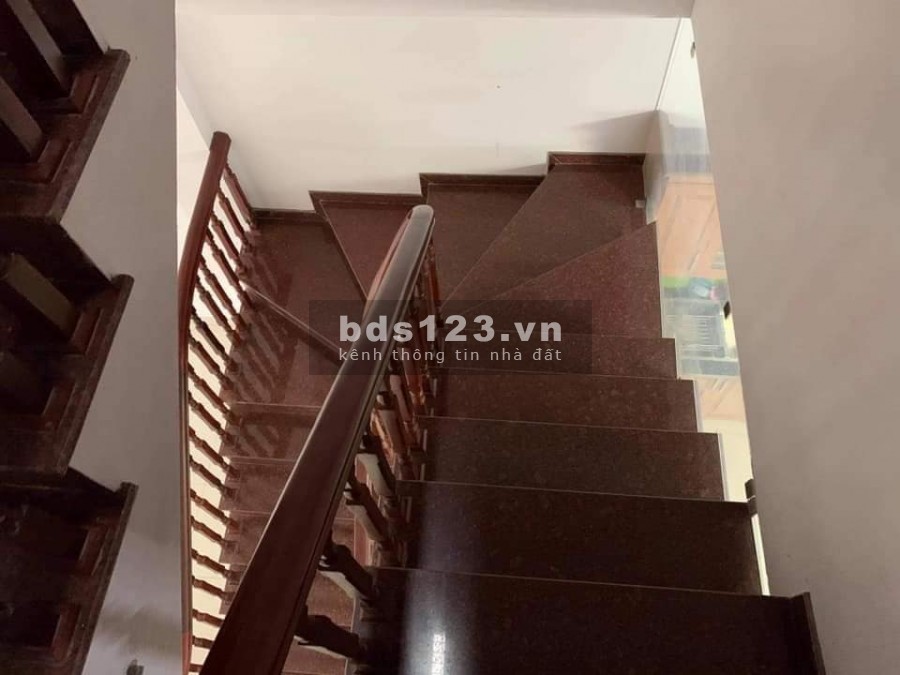 Bán nhà Phúc La, Hà Đông, phân lô vỉa hè rộng, ô tô tránh, đỗ trước nhà, vừa ở vừa kinh doanh