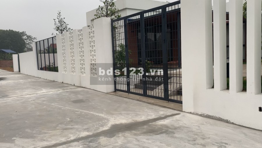 Bán villa với diện tích 600m² gần sân golf minh trí, giá thương lượng chính chủ