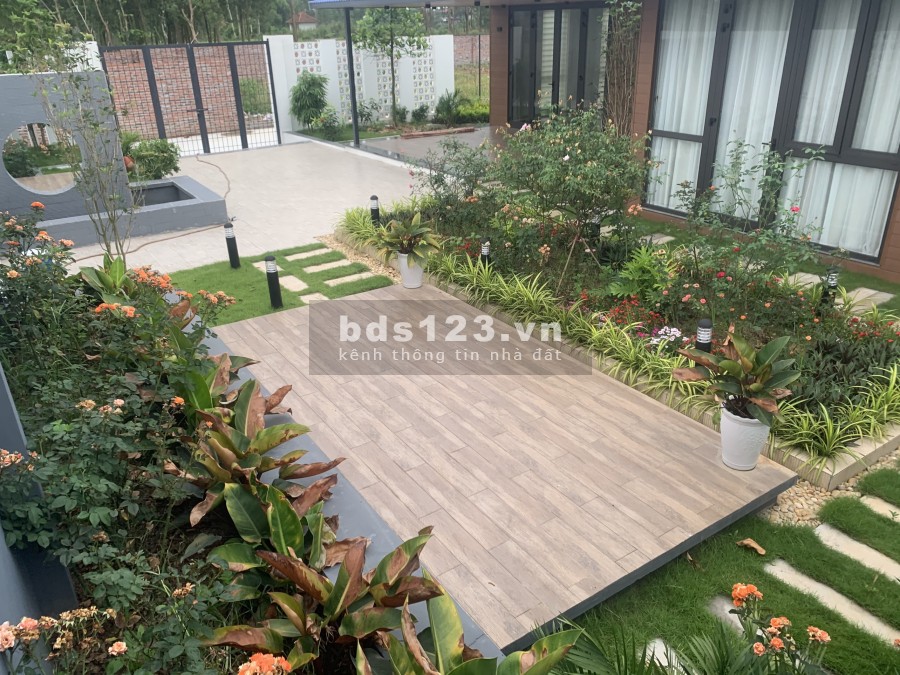 Bán villa với diện tích 600m² gần sân golf minh trí, giá thương lượng chính chủ
