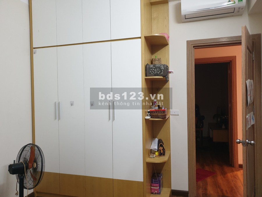 Cần bán căn góc chung cư view hồ tầng 9, tại Thanh Hà Cenco5 dt 76m2 giá nhỉnh 1 tỉ xíu
