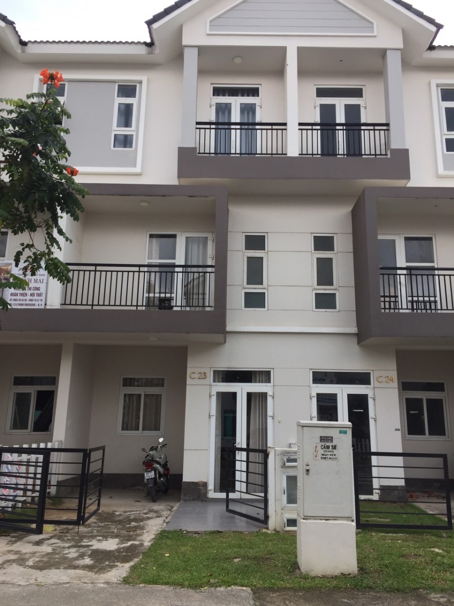 Chính chủ cần bán nhà phố đường trục chính dự án Park Reverside
