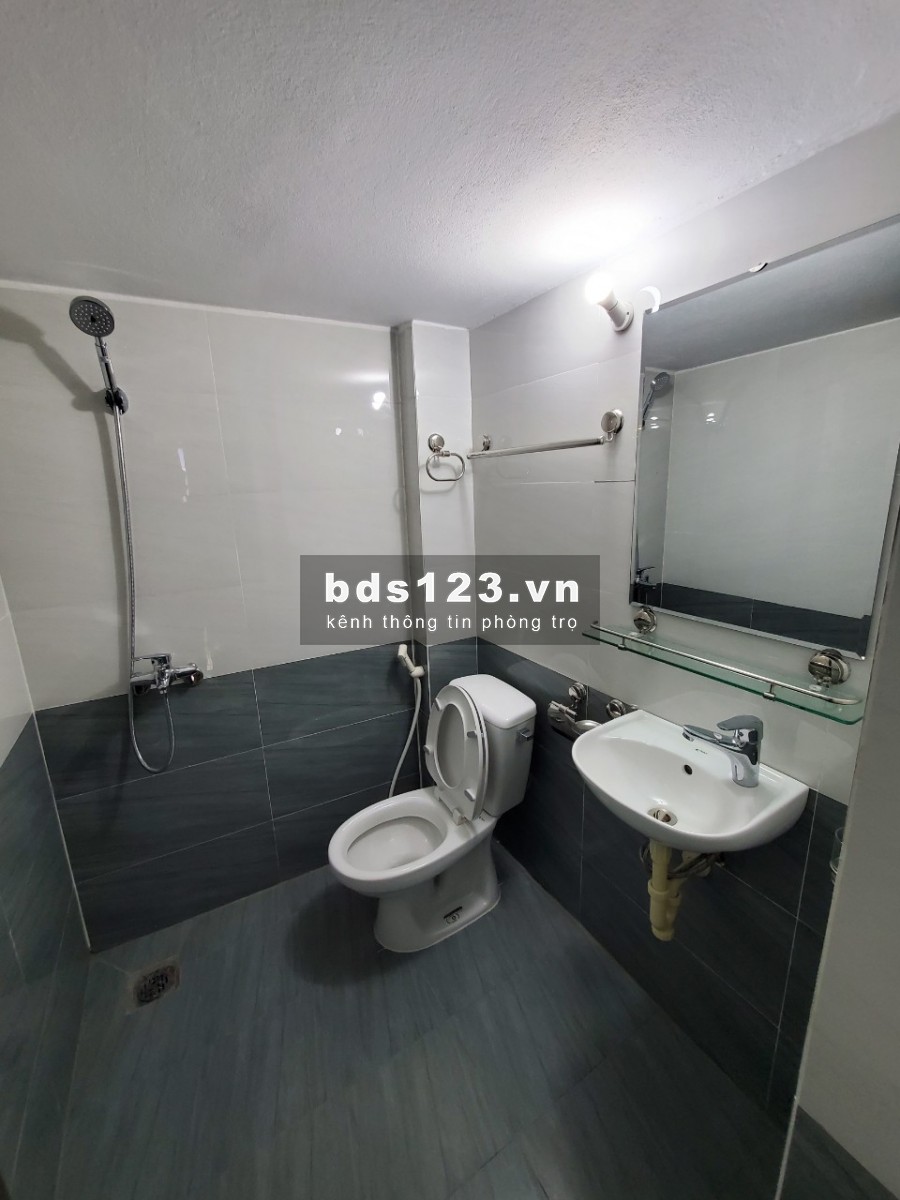Cho thuê phòng trọ 32m2 tại Phú Diễn, chủ nhà thân thiện, an ninh tuyệt đối