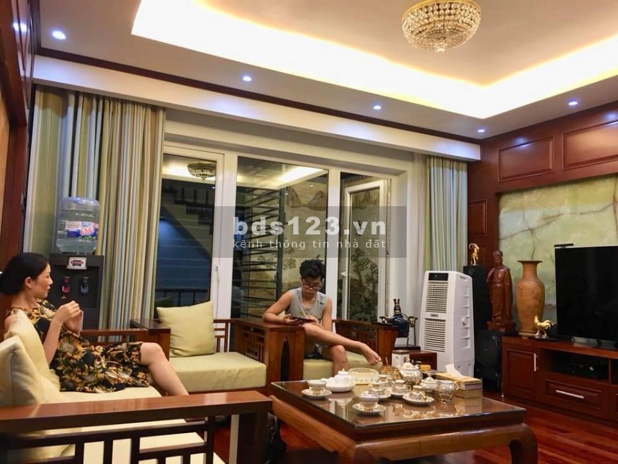 Bán nhà Pháo Đài Láng, nội thất nhập khẩu ô tô đỗ cửa diện tích 58m2, dt 5.2 tỷ