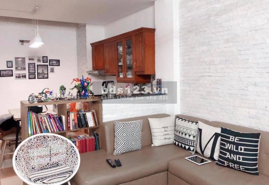 Bán nhà Vương Thùa Vũ, dt 40m2, 5 tầng, giá bán 4.2 tỷ phân lô quân đội, lhcc
