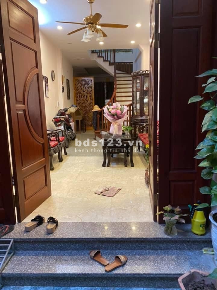 Bán nhà Trần Khát Chân, thoáng sáng, tràn ngập sinh khó, dt 46.2m2, giá nhỉnh 4 tỷ