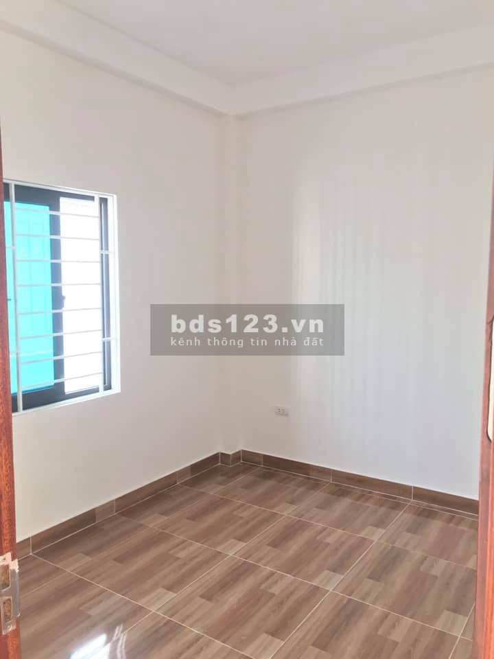 Cần bán gấp nhà 5 tầng mới, dt 36m2, ô tô đỗ gần. Đường Nguyễn Khánh Toàn Quận Cầu Giấy