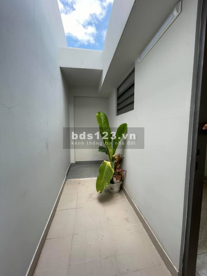Bán nhà đường Số 5, Bình Tân, diện tích 4x16m, giá 7.9 tỷ, liên hệ 0794722843