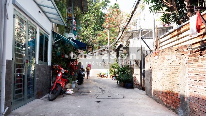 Bán nhà sát mt Lê Đức Thọ, hẻm rộng đông xe hơi trên đường dt 40m2 giá 3.2 tỷ .