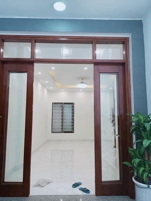 Bán gấp nhà Phạm Văn Đồng dt 35m2 4 tầng mt 4m giá 1.9 tỷ, lh 0972533830