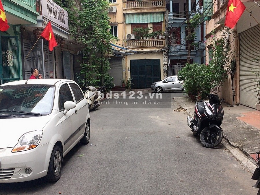 Bán nhà đẹp rẻ Kim Giang Thanh Xuân 75m2 4T lô góc đường rộng oto vào nhà giá nhỉnh 6 tỷ