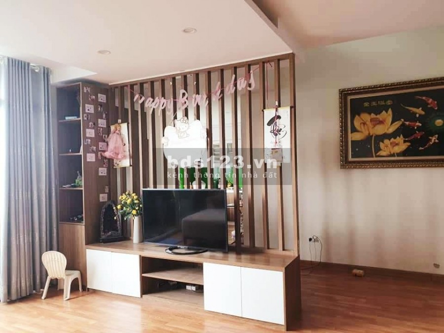 Bán căn hộ Penthouse 2 tầng rộng 190m2, giá chỉ 4.x tỉ, sổ chính chủ
