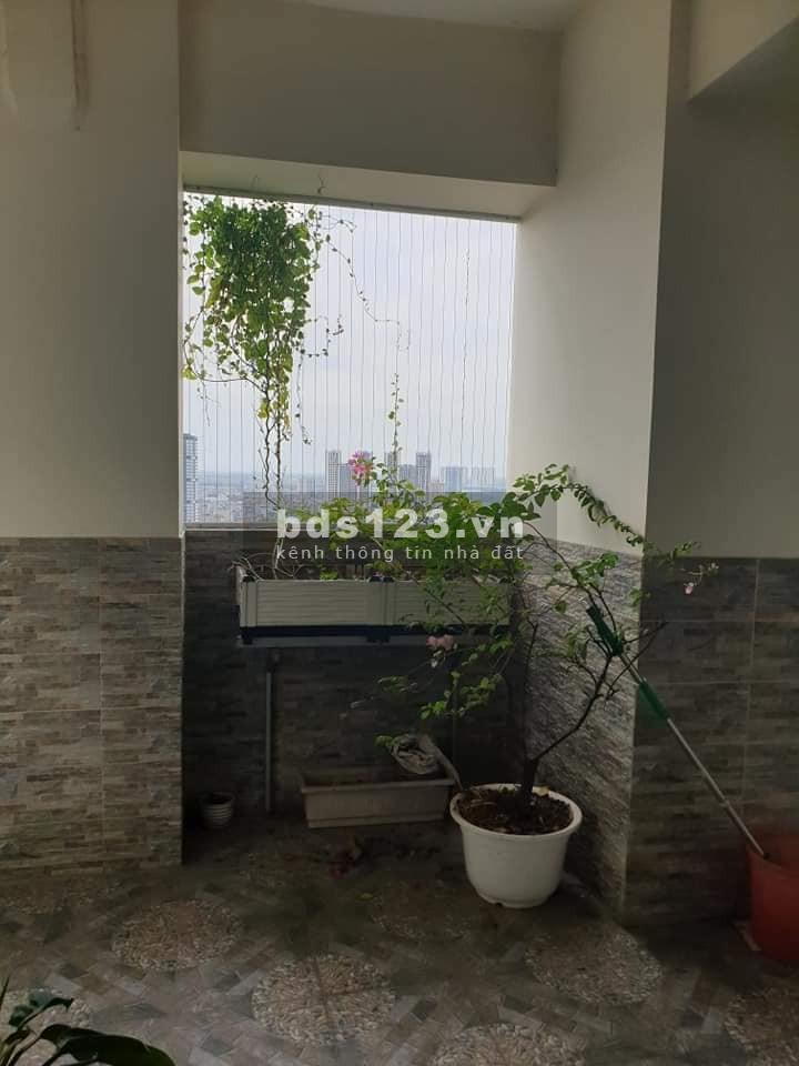 Bán căn hộ Penthouse 2 tầng rộng 190m2, giá chỉ 4.x tỉ, sổ chính chủ