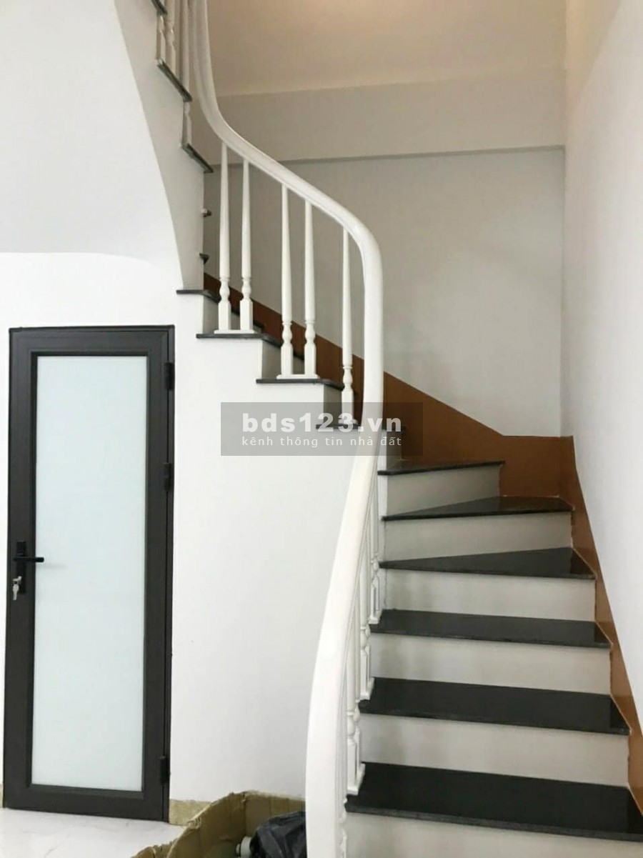 Bán nhà phố Trường Lâm Long Biên, 80m2 5T MT5, 5tỉ, Gara, thang máy, cực đẹp giá êm